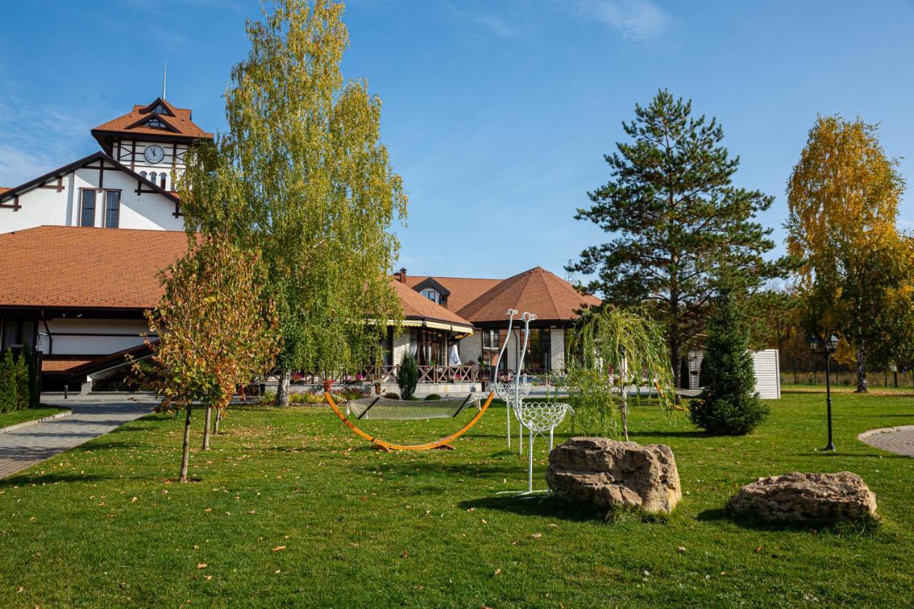 Hotel Alpen Park Togliatti Exteriér fotografie